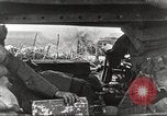 Image scène de film d'après-guerre à propos de l'utilisation de réservoir en Première Guerre Mondiale l'Angleterre, 1916, de la seconde 7 séquences d'archives historiques vidéo 65675066065