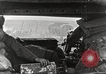 Image scène de film d'après-guerre à propos de l'utilisation de réservoir en Première Guerre Mondiale l'Angleterre, 1916, de la seconde 13 séquences d'archives historiques vidéo 65675066065