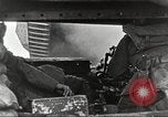 Image scène de film d'après-guerre à propos de l'utilisation de réservoir en Première Guerre Mondiale l'Angleterre, 1916, de la seconde 23 séquences d'archives historiques vidéo 65675066065
