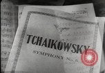 Immagine di Ciaicovskij's home Unione Sovietica, 1943, secondo 40 filmato di repertorio 65675066077