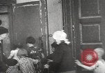 Standbild German Air Raid Leningrad Russland Sowjetunion, 1943, aus Sekunde 13 historischem Filmmaterial Videoclip 65675066081