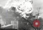 Standbild German Air Raid Leningrad Russland Sowjetunion, 1943, aus Sekunde 53 historischem Filmmaterial Videoclip 65675066081