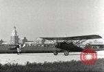 Image avions commerciaux visite de fiabilité Dearborn Michigan USA, 1930, de la seconde 59 séquences d'archives historiques vidéo 65675066096