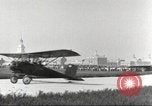 Image avions commerciaux visite de fiabilité Dearborn Michigan USA, 1930, de la seconde 62 séquences d'archives historiques vidéo 65675066096