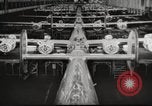 Image Usine de production d'avions B-24 Michigan United States USA, 1944, de la seconde 13 séquences d'archives historiques vidéo 65675066098