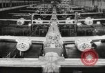 Image Usine de production d'avions B-24 Michigan United States USA, 1944, de la seconde 19 séquences d'archives historiques vidéo 65675066098