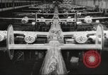 Image Usine de production d'avions B-24 Michigan United States USA, 1944, de la seconde 21 séquences d'archives historiques vidéo 65675066098