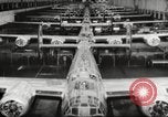Image Usine de production d'avions B-24 Michigan United States USA, 1944, de la seconde 34 séquences d'archives historiques vidéo 65675066098