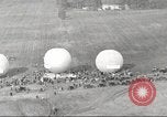Standbild Balloon race Detroit Michigan USA, 1925, aus Sekunde 27 historischem Filmmaterial Videoclip 65675066197