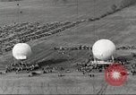 Standbild Balloon race Detroit Michigan USA, 1925, aus Sekunde 35 historischem Filmmaterial Videoclip 65675066197