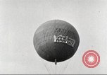 Standbild Balloon race Detroit Michigan USA, 1925, aus Sekunde 52 historischem Filmmaterial Videoclip 65675066197
