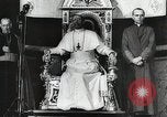 Image Le pape bénit les troupes américaines Cité du Vatican à Rome Italie, 1944, de la seconde 59 séquences d'archives historiques vidéo 65675066219