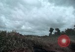 Standbild Viet Cong Angriff Phouc lange Vietnam, 1965, aus Sekunde 30 historischem Filmmaterial Videoclip 65675066254