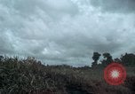Standbild Viet Cong Angriff Phouc lange Vietnam, 1965, aus Sekunde 32 historischem Filmmaterial Videoclip 65675066254