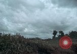 Standbild Viet Cong Angriff Phouc lange Vietnam, 1965, aus Sekunde 33 historischem Filmmaterial Videoclip 65675066254