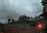 Standbild Viet Cong Angriff Phouc lange Vietnam, 1965, aus Sekunde 39 historischem Filmmaterial Videoclip 65675066254
