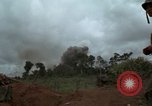 Standbild Viet Cong Angriff Phouc lange Vietnam, 1965, aus Sekunde 42 historischem Filmmaterial Videoclip 65675066254