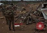 Standbild Viet Cong Angriff Phouc lange Vietnam, 1965, aus Sekunde 59 historischem Filmmaterial Videoclip 65675066254