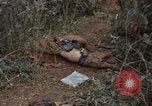 Standbild Viet Cong Angriff Phouc lange Vietnam, 1965, aus Sekunde 45 historischem Filmmaterial Videoclip 65675066255