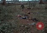 Standbild Viet Cong Angriff Phouc lange Vietnam, 1965, aus Sekunde 56 historischem Filmmaterial Videoclip 65675066255