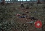 Standbild Viet Cong Angriff Phouc lange Vietnam, 1965, aus Sekunde 57 historischem Filmmaterial Videoclip 65675066255
