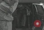 Standbild Douglas MacArthur Buna New Guinea, 1943, aus Sekunde 8 historischem Filmmaterial Videoclip 65675066256