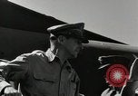 Standbild Douglas MacArthur Buna New Guinea, 1943, aus Sekunde 13 historischem Filmmaterial Videoclip 65675066256