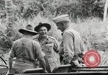 Standbild US General Robert Eichelberger Buna New Guinea, 1943, aus Sekunde 1 historischem Filmmaterial Videoclip 65675066259