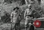 Standbild US General Robert Eichelberger Buna New Guinea, 1943, aus Sekunde 7 historischem Filmmaterial Videoclip 65675066259
