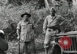 Standbild US General Robert Eichelberger Buna New Guinea, 1943, aus Sekunde 9 historischem Filmmaterial Videoclip 65675066259