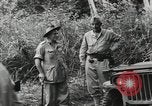 Standbild US General Robert Eichelberger Buna New Guinea, 1943, aus Sekunde 11 historischem Filmmaterial Videoclip 65675066259