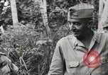 Standbild US General Robert Eichelberger Buna New Guinea, 1943, aus Sekunde 25 historischem Filmmaterial Videoclip 65675066259