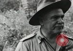 Standbild US General Robert Eichelberger Buna New Guinea, 1943, aus Sekunde 31 historischem Filmmaterial Videoclip 65675066259