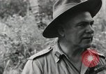 Standbild US General Robert Eichelberger Buna New Guinea, 1943, aus Sekunde 32 historischem Filmmaterial Videoclip 65675066259