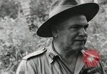 Standbild US General Robert Eichelberger Buna New Guinea, 1943, aus Sekunde 36 historischem Filmmaterial Videoclip 65675066259