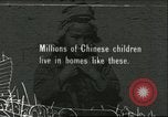 Image les enfants pauvres Chine, 1932, de la seconde 1 séquences d'archives historiques vidéo 65675066264