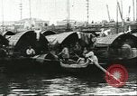 Image les enfants pauvres Chine, 1932, de la seconde 26 séquences d'archives historiques vidéo 65675066264