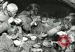 Image les enfants pauvres Chine, 1932, de la seconde 55 séquences d'archives historiques vidéo 65675066264