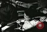 Image les enfants pauvres Chine, 1932, de la seconde 61 séquences d'archives historiques vidéo 65675066264