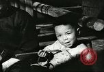 Image les enfants pauvres Chine, 1932, de la seconde 62 séquences d'archives historiques vidéo 65675066264