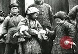 Image les enfants pauvres Chine, 1932, de la seconde 41 séquences d'archives historiques vidéo 65675066265