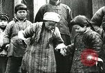 Image les enfants pauvres Chine, 1932, de la seconde 42 séquences d'archives historiques vidéo 65675066265
