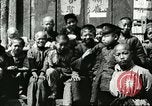 Image les enfants pauvres Chine, 1932, de la seconde 25 séquences d'archives historiques vidéo 65675066266