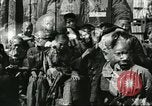 Image les enfants pauvres Chine, 1932, de la seconde 26 séquences d'archives historiques vidéo 65675066266