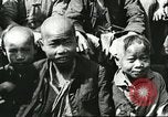 Image les enfants pauvres Chine, 1932, de la seconde 28 séquences d'archives historiques vidéo 65675066266