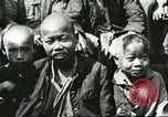 Image les enfants pauvres Chine, 1932, de la seconde 30 séquences d'archives historiques vidéo 65675066266