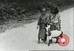 Image les enfants pauvres Chine, 1932, de la seconde 14 séquences d'archives historiques vidéo 65675066267