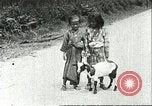 Image les enfants pauvres Chine, 1932, de la seconde 17 séquences d'archives historiques vidéo 65675066267