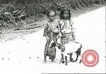 Image les enfants pauvres Chine, 1932, de la seconde 18 séquences d'archives historiques vidéo 65675066267