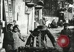 Image les enfants pauvres Chine, 1932, de la seconde 46 séquences d'archives historiques vidéo 65675066267